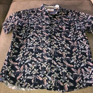 mbx 75670 mens hawaiian style Shirt sz large Blue